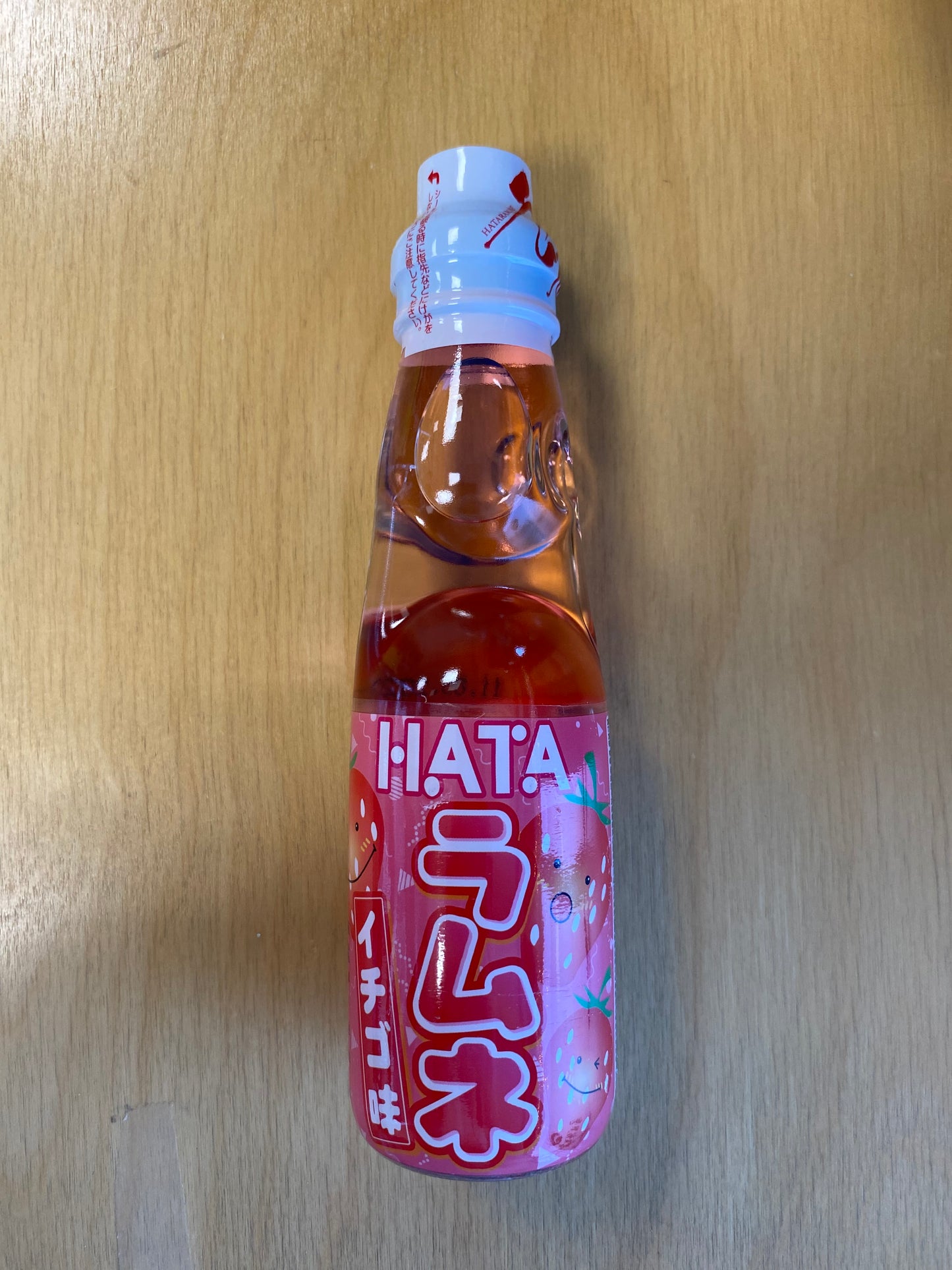 Hatakosen Ramune Strawberry 200ml